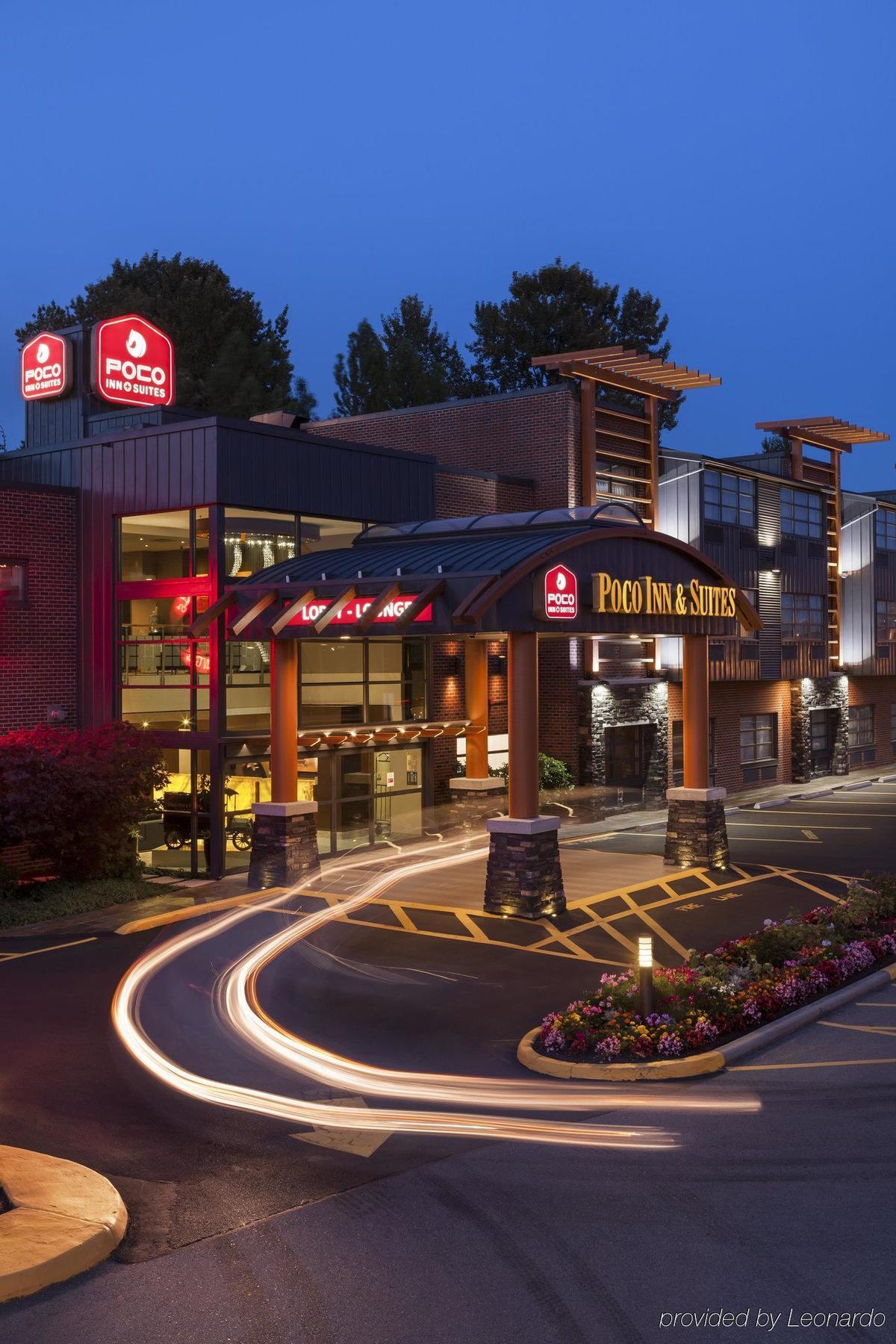 Poco Inn And Suites Hotel And Conference Center Port Coquitlam Esterno foto