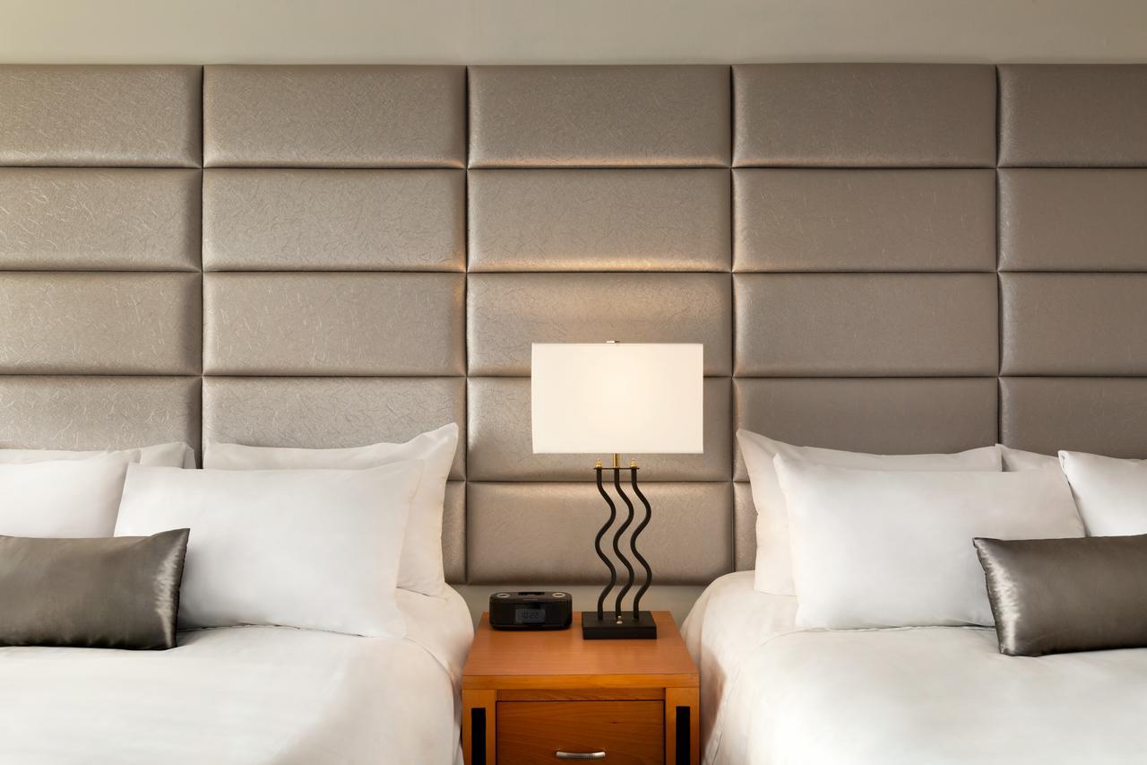 Poco Inn And Suites Hotel And Conference Center Port Coquitlam Esterno foto