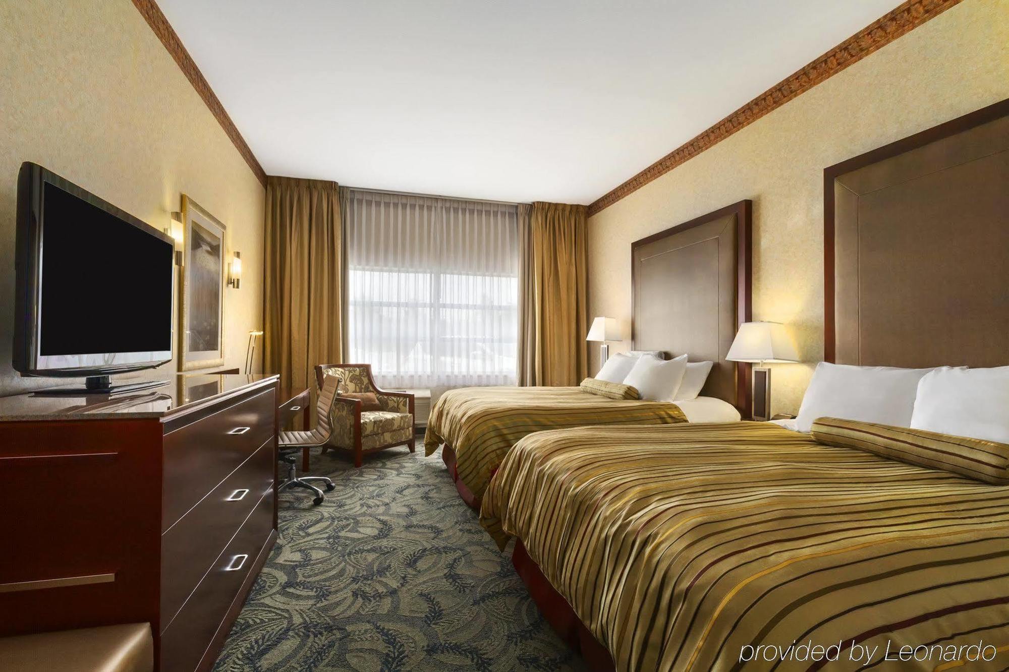 Poco Inn And Suites Hotel And Conference Center Port Coquitlam Esterno foto