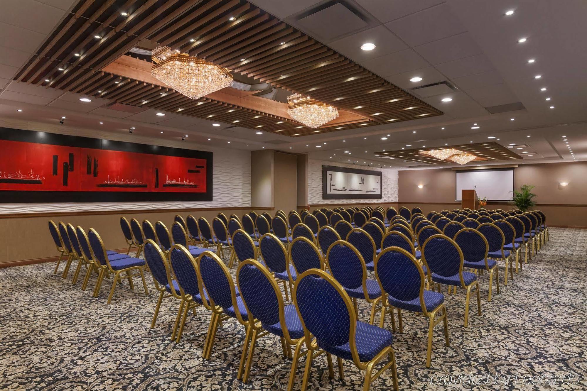 Poco Inn And Suites Hotel And Conference Center Port Coquitlam Esterno foto